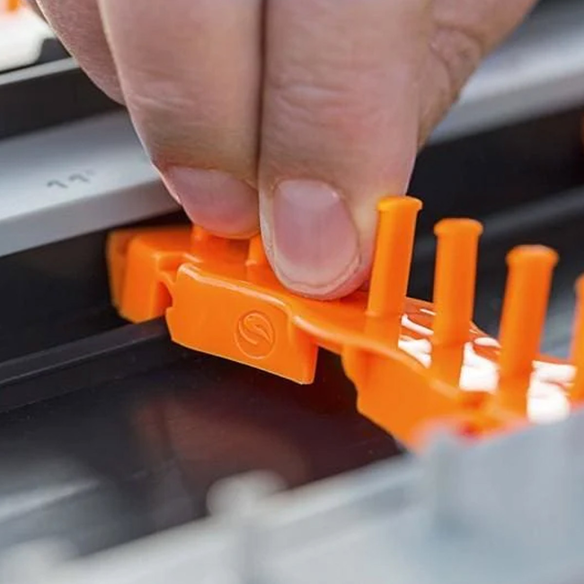 Guru Adjustable Rig Case Spare Peg Orange